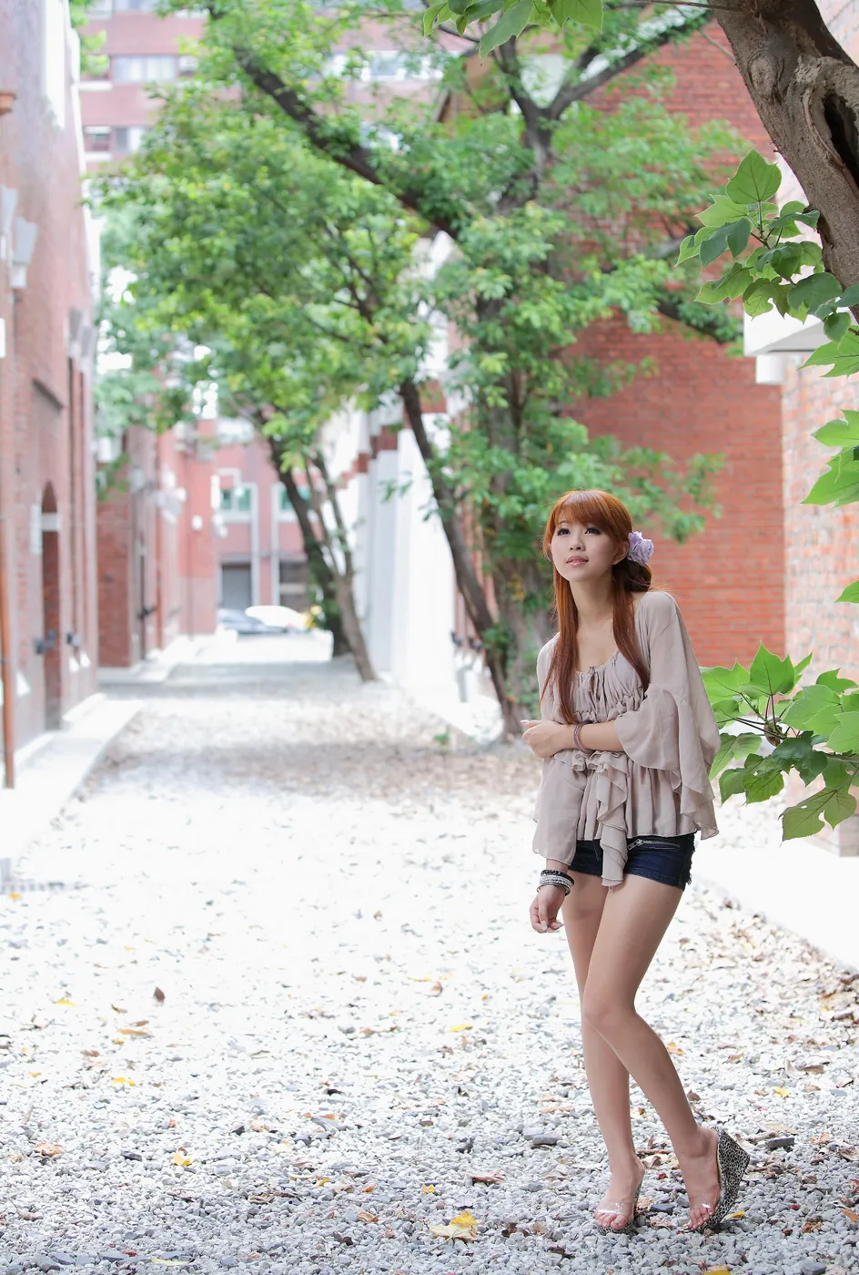 [Mzsock] NO.210 Xiaowen off-shoulder denim shorts cool and beautiful legs street photography#[80P]-66