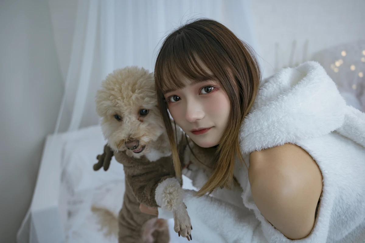 [YITUYU] 2022.12.17 Vol.2702 – Warm Girls and Pets Rabbit Zzz won't eat carrots#[24P]-9