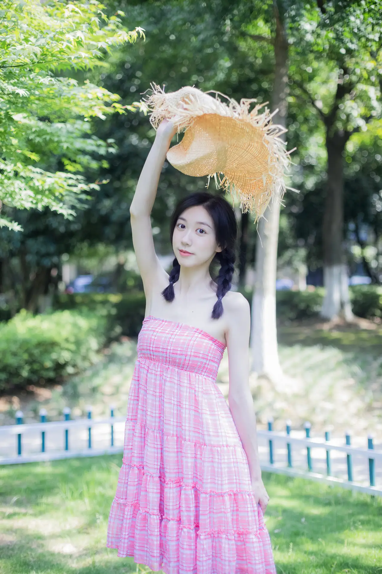 [YITUYU] 2022.07.19 Vol.1520 – The weather is sunny today Cat Feeding Girl Cat Girl-#[42P]-34